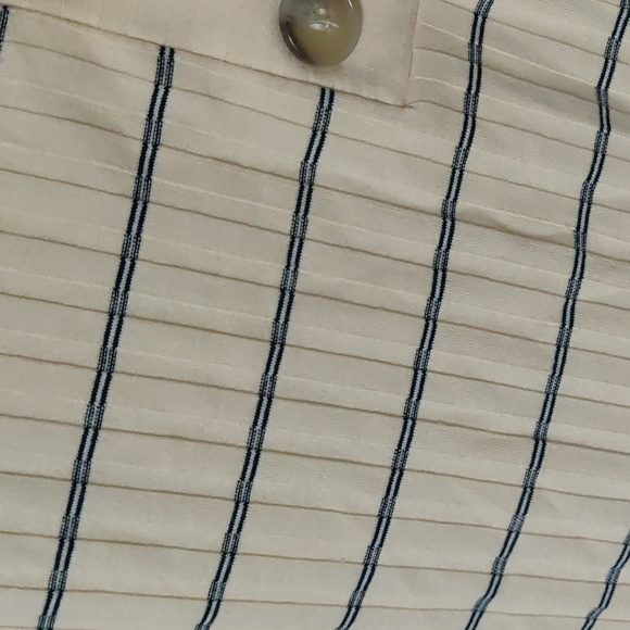 NWT - Cream top - Picture 3 of 8